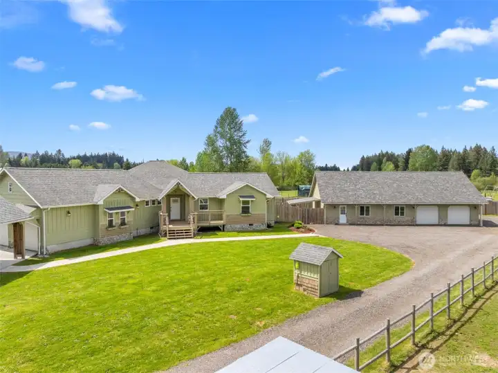 Welcome home to this beautiful home rooted in comfort!