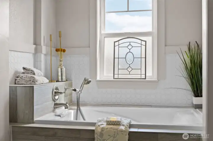 Soaking tub in ensuite