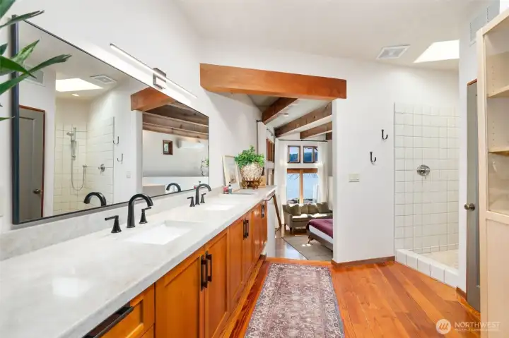En-Suite with double sinks and Quartzite countertops En-Suite with double sinks and Quartzite countertops