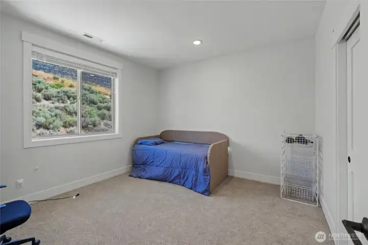 Guest bedroom