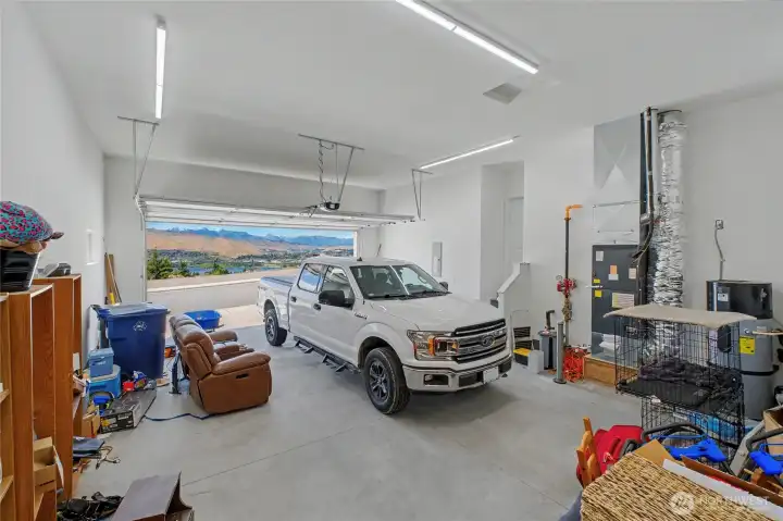Large roomy garage with a view too!