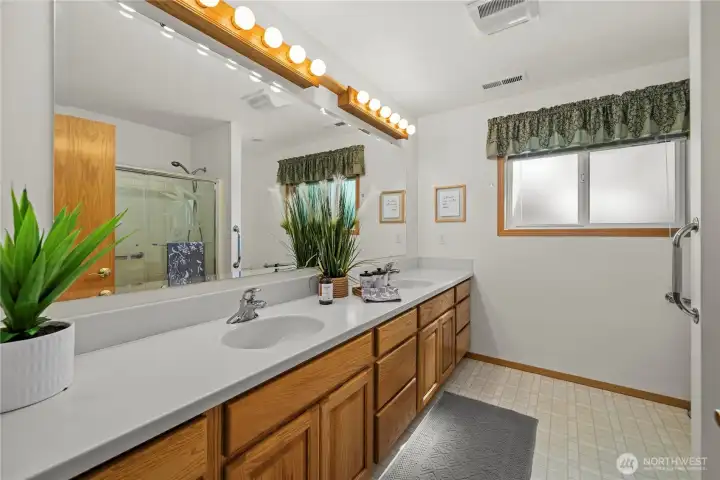 Bathroom #2 full bath Bathroom #2 full bath