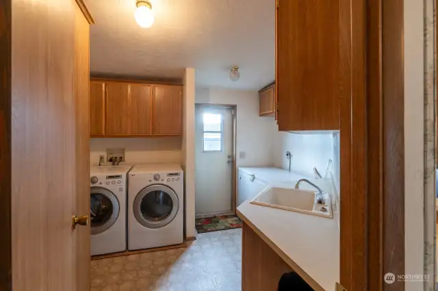 Huge Laundry with chest freezer that stays