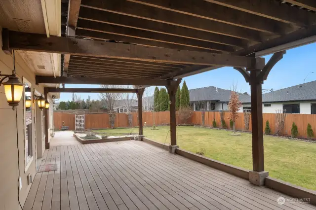 Deck offers remote control shades