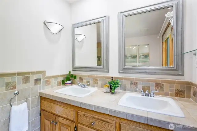 Upper level full bathroom