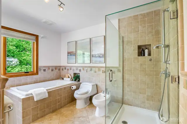 Upper level full bathroom