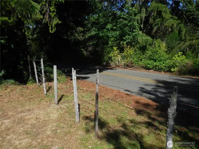 Fence up at Lakeview Can enter the property this way.  Great Place for VRBO campers to enter and camp!!