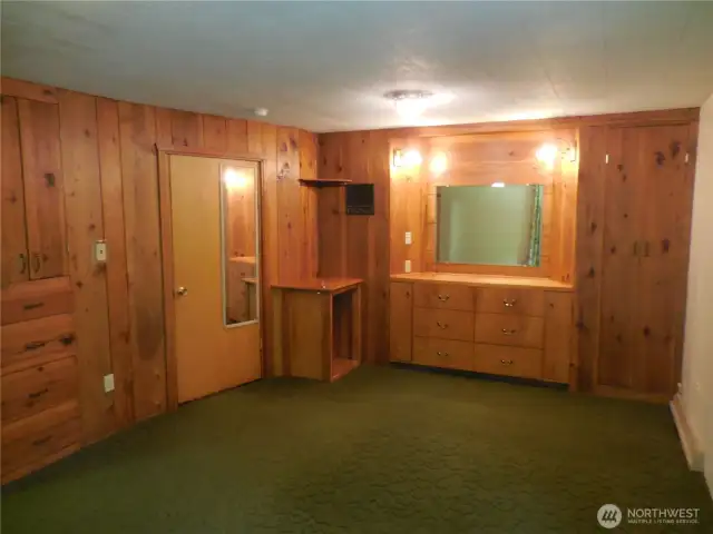 Master Bedroom. Not sure about flooring under this Green Carpet