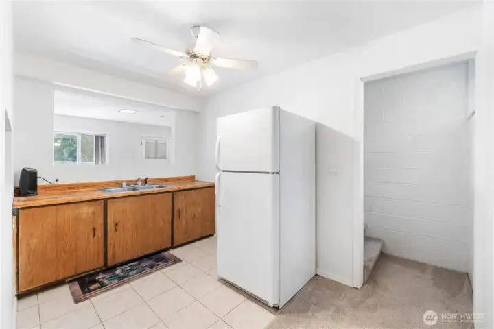 Downstairs 2nd Kitchen/Wet Bar