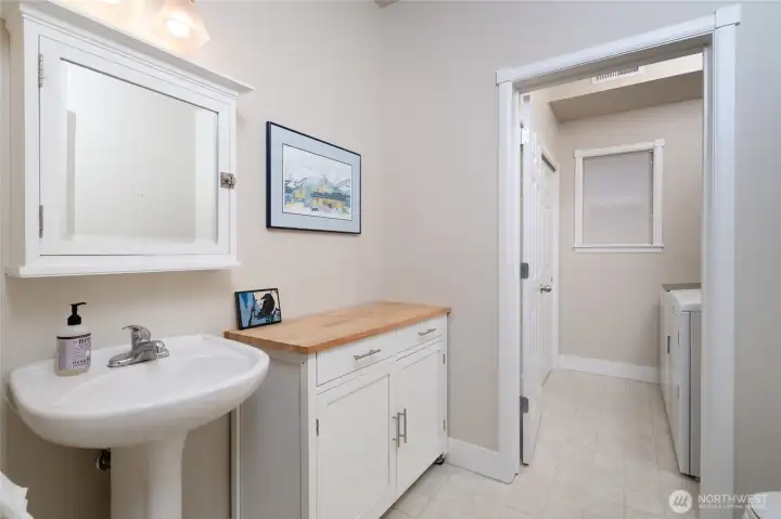 Main level 1/2 bath and laundry