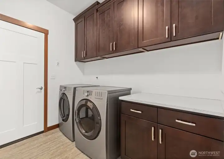 Covered patio to back yard