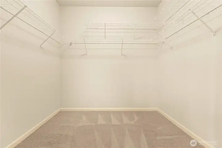 Primary suite walk-in closet