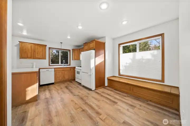 Kitchen & Eating Nook