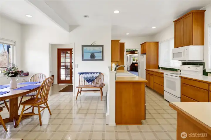 Good size eating area next to kitchen for casual dining.
