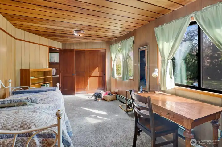 4th bedroom on lower daylight level.