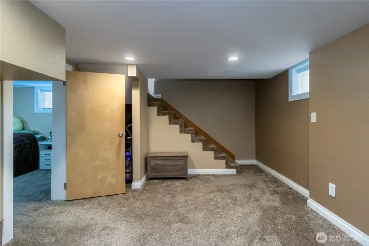 Bonus / rec room in basement