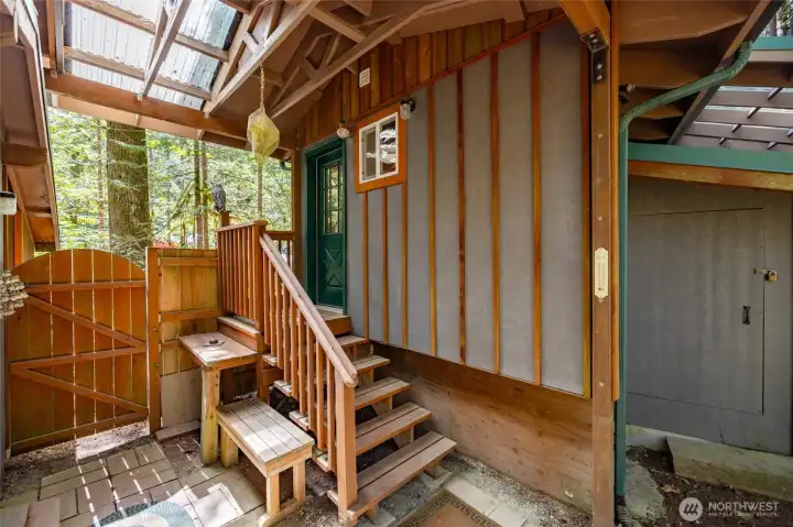 Additional Entrance to Bedroom