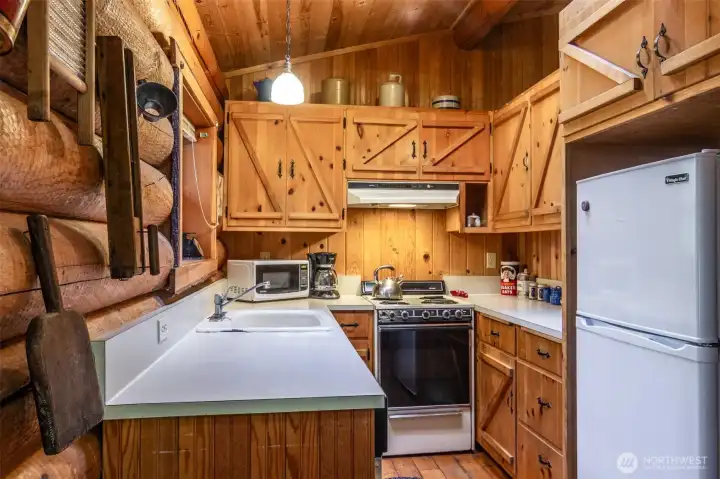 Lots of counter space to cook and bake!