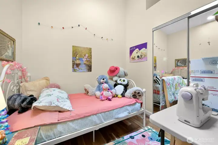 Craft room or additional dressing room in the primary bedroom.