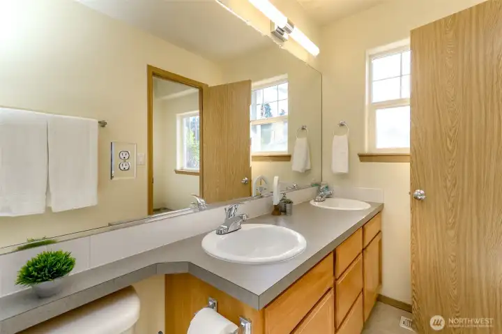 Primary bathroom, double sinks. Primary bathroom, double sinks.