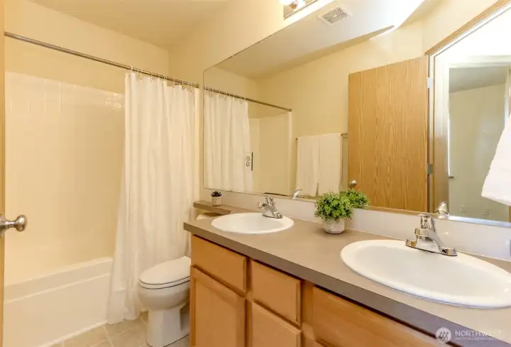 Full bathroom downstairs. Full bathroom downstairs.