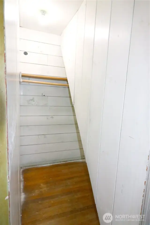 Closet Bedroom #1
