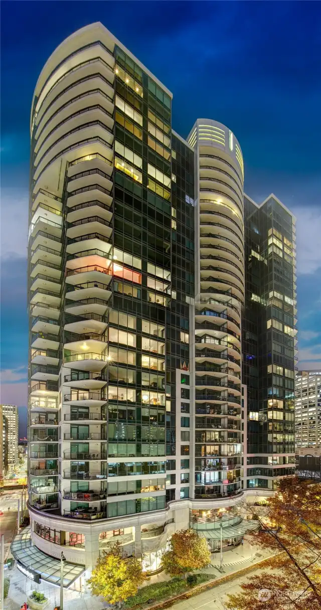 Escala-welcome to grand living-  31 story steel and