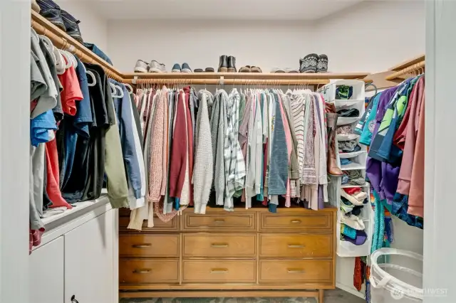 Primary bed walk in closet