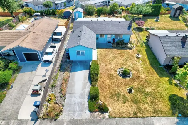 Aerial view, front of home