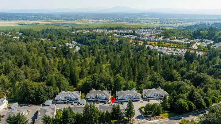 This is a small complex and is close to grocery stores, restaurants, and just a stones throw from downtown Snohomish.