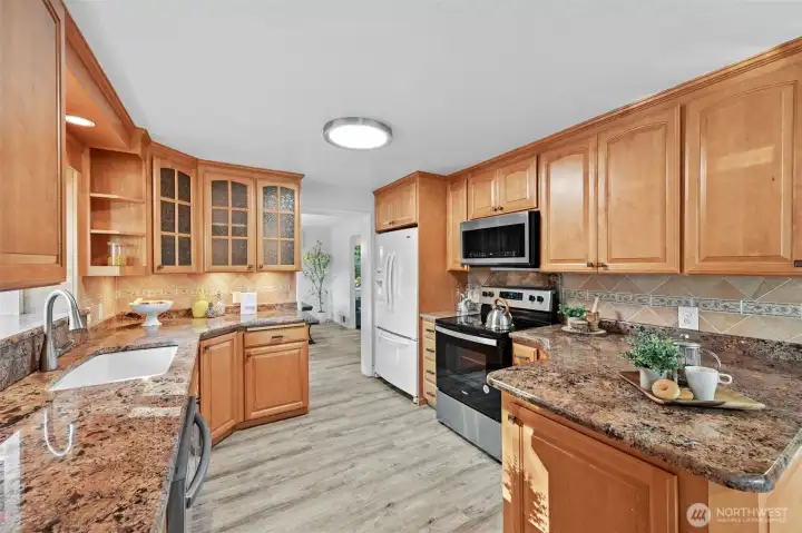 All appliances stay; just bring your recipes!