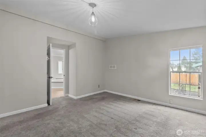 Primary Bedroom w/En-Suite