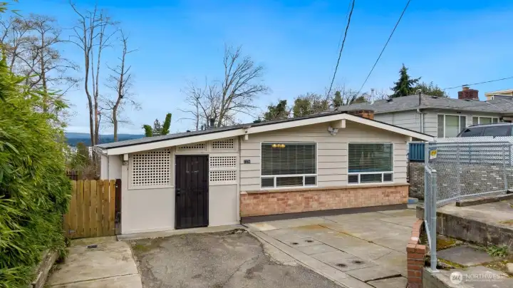 Enclosed 504sq ft carport/storage