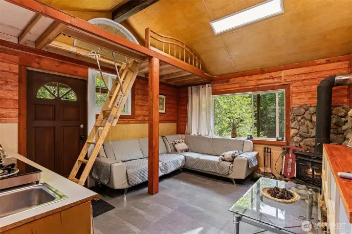 Has a Loft