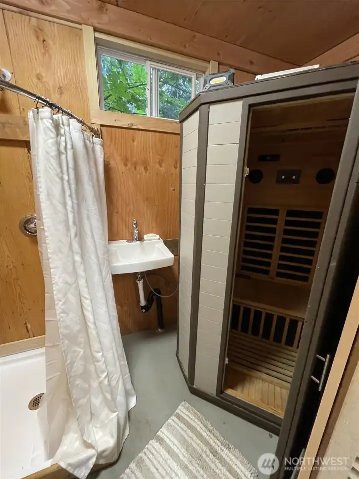 Shower & Sauna