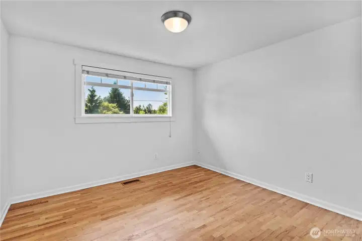 2nd bedroom upstairs 2nd bedroom upstairs