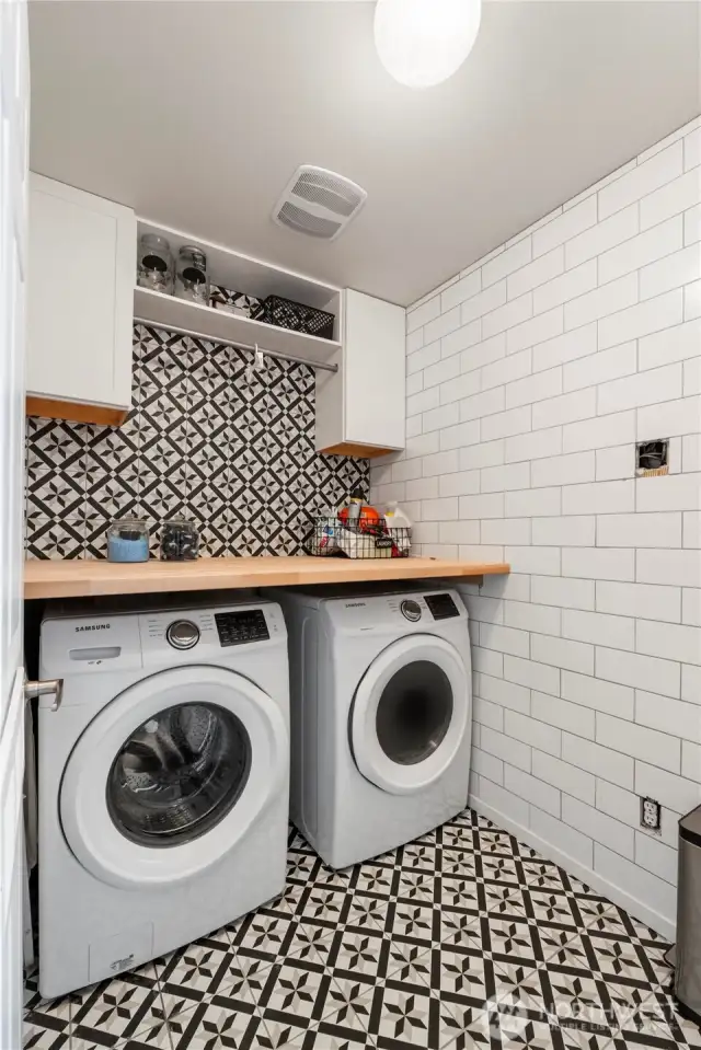 Laundry would be almost fun in here...