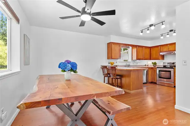 Spacious dining room for your entertaining!