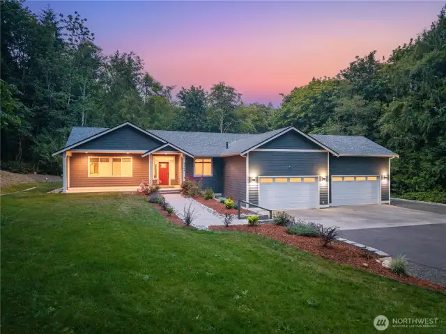 Welcome Home!  Enjoy peaceful living in this beautiful NW Contemporary single-story home.  4 Bedrooms + Den/Office, 3.5 Bathrooms, and 2600 SF of luxury.