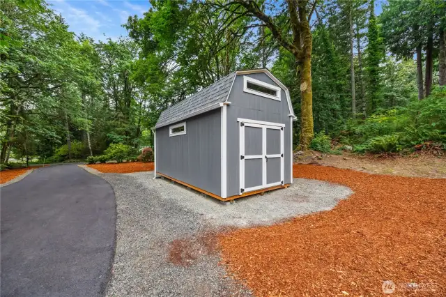 Large outbuilding/shed