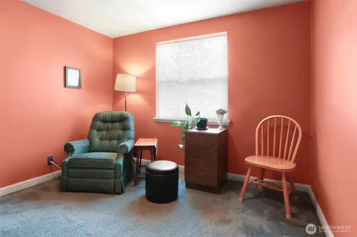 Middle bedroom