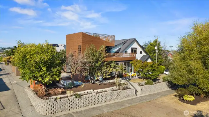 The perfect meld of classic & modern on North Beacon Hill.