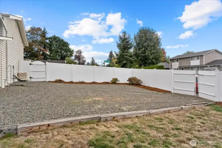 RV Parking on large Side yard with Dbl Gate access.