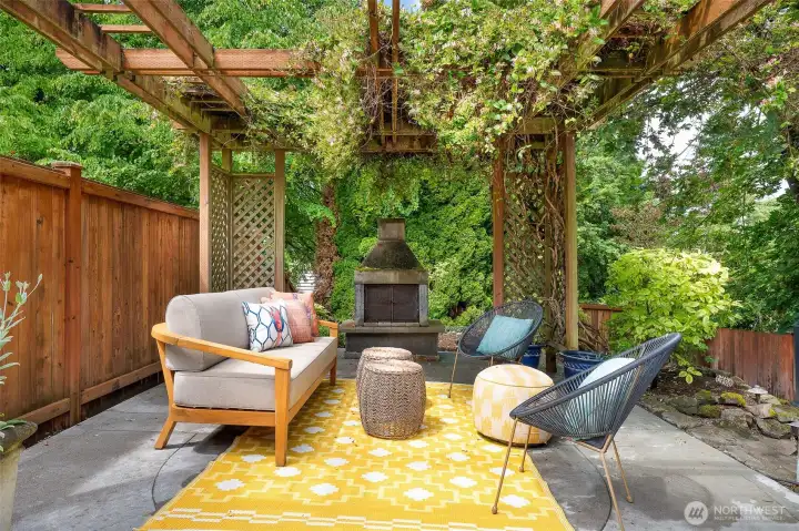 Amazing Outdoor Living Room