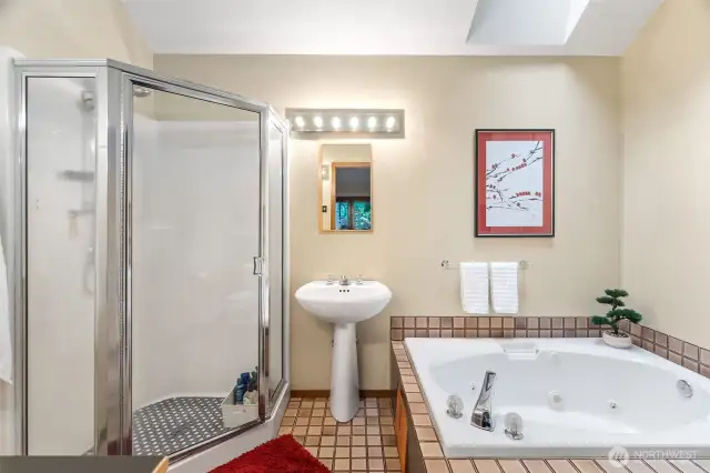 Primary en-suite
