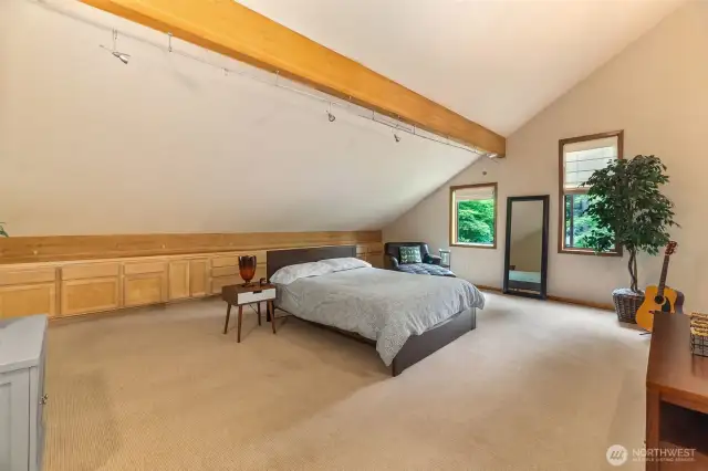 Secret room-enter through closet