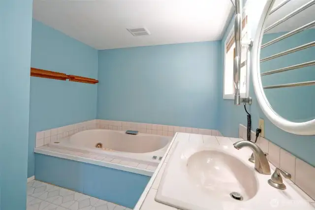 2nd floor bathroom.