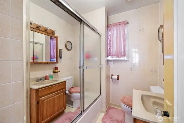 Main level bathroom.