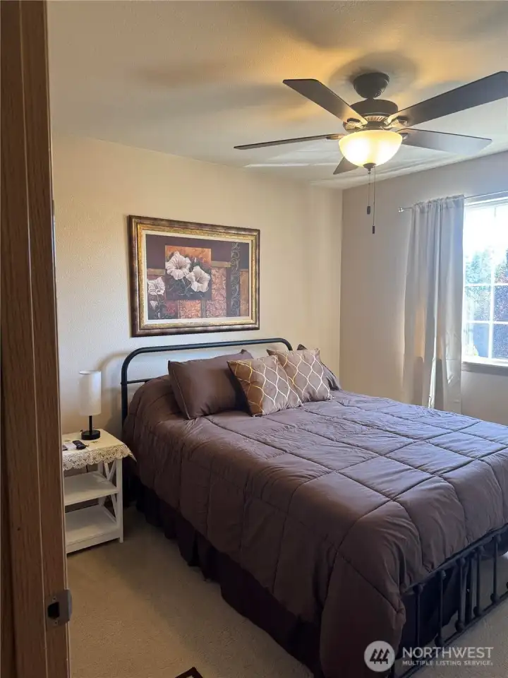 2nd bedroom with ceiling fan 2nd bedroom with ceiling fan