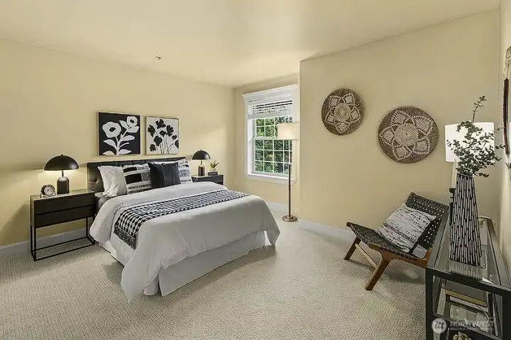 Brand new carpet throughout.
